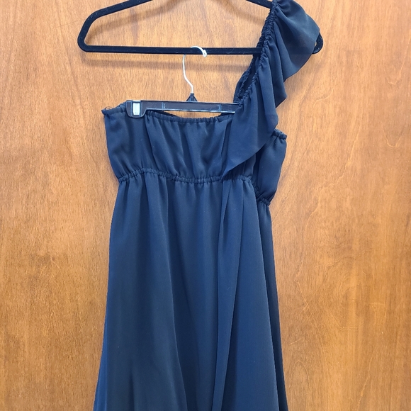 Black one shoulder ruffled Zara dress. Size Medium. - Picture 7 of 8